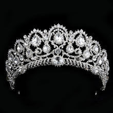 Load image into Gallery viewer, Luxury bridal tiara with big crystal