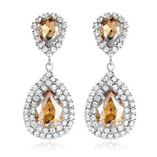 Load image into Gallery viewer, Crystal drop earrings