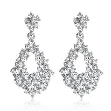 Load image into Gallery viewer, Crystal drop earrings