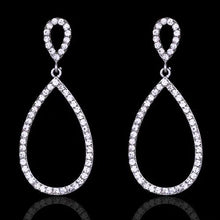 Load image into Gallery viewer, Crystal drop earrings