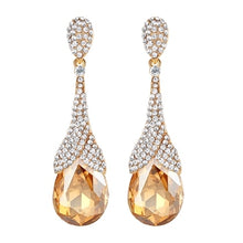 Load image into Gallery viewer, Crystal drop earrings
