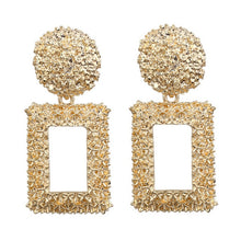 Load image into Gallery viewer, Stud earrings for brides