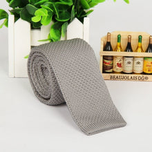 Load image into Gallery viewer, 5.5 cm knit skinny tie