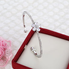 Load image into Gallery viewer, Butterfly bracelet for brides