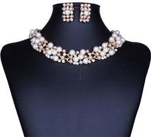 Load image into Gallery viewer, Elegant pearl bridal jewelry set