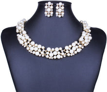 Load image into Gallery viewer, Elegant pearl bridal jewelry set