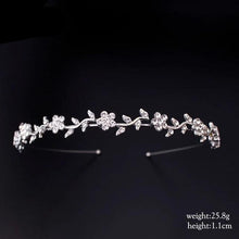 Load image into Gallery viewer, Wedding crown/tiara headpiece